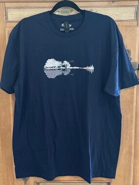 Unisex - RHYTHM AND BEAT - Navy Forest Guitar Short-Sleeve T-Shirt - Size XL